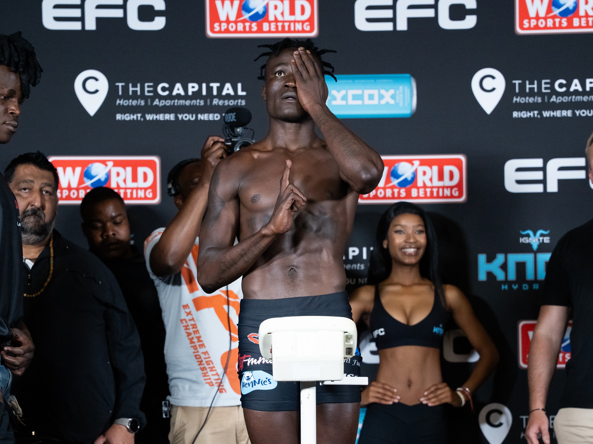 EFC 128 Sekeletu misses weight